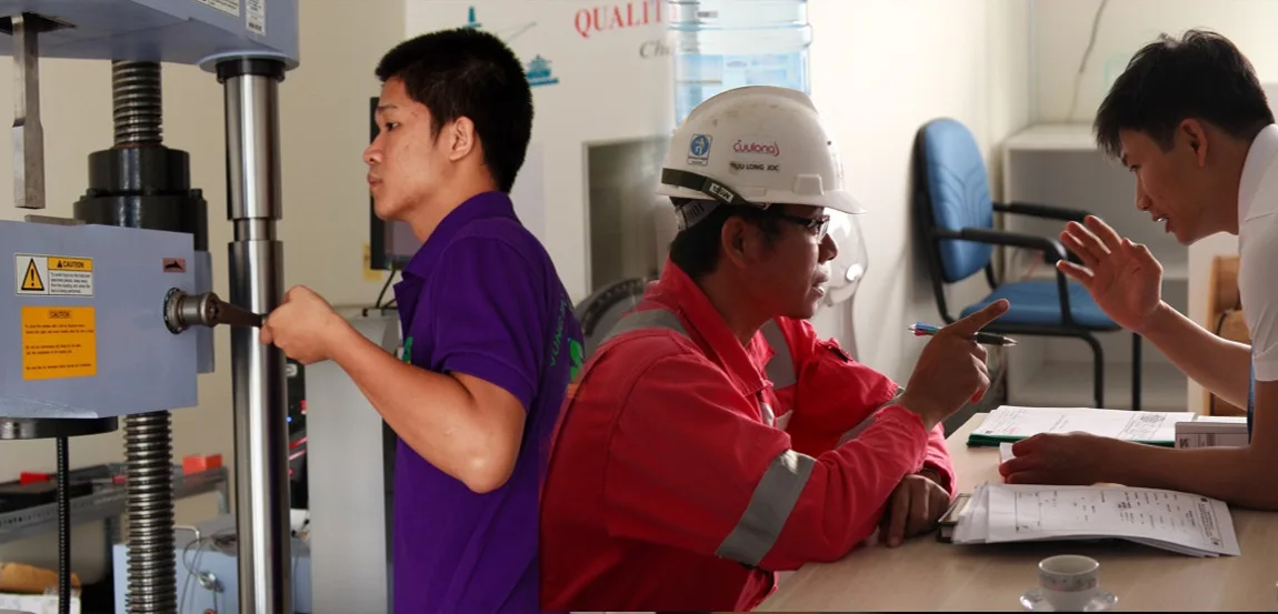 41aa2d769259b4980fad4a32f4ad47cc